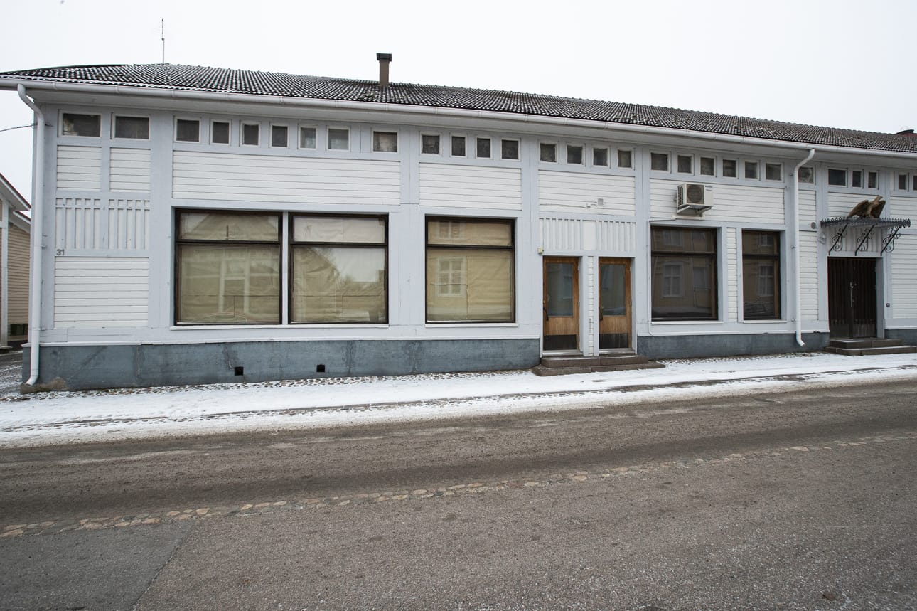 Apteekkimuseon jouluikkuna on tänä vuonna Heikki Vileniuksen käsialaa.