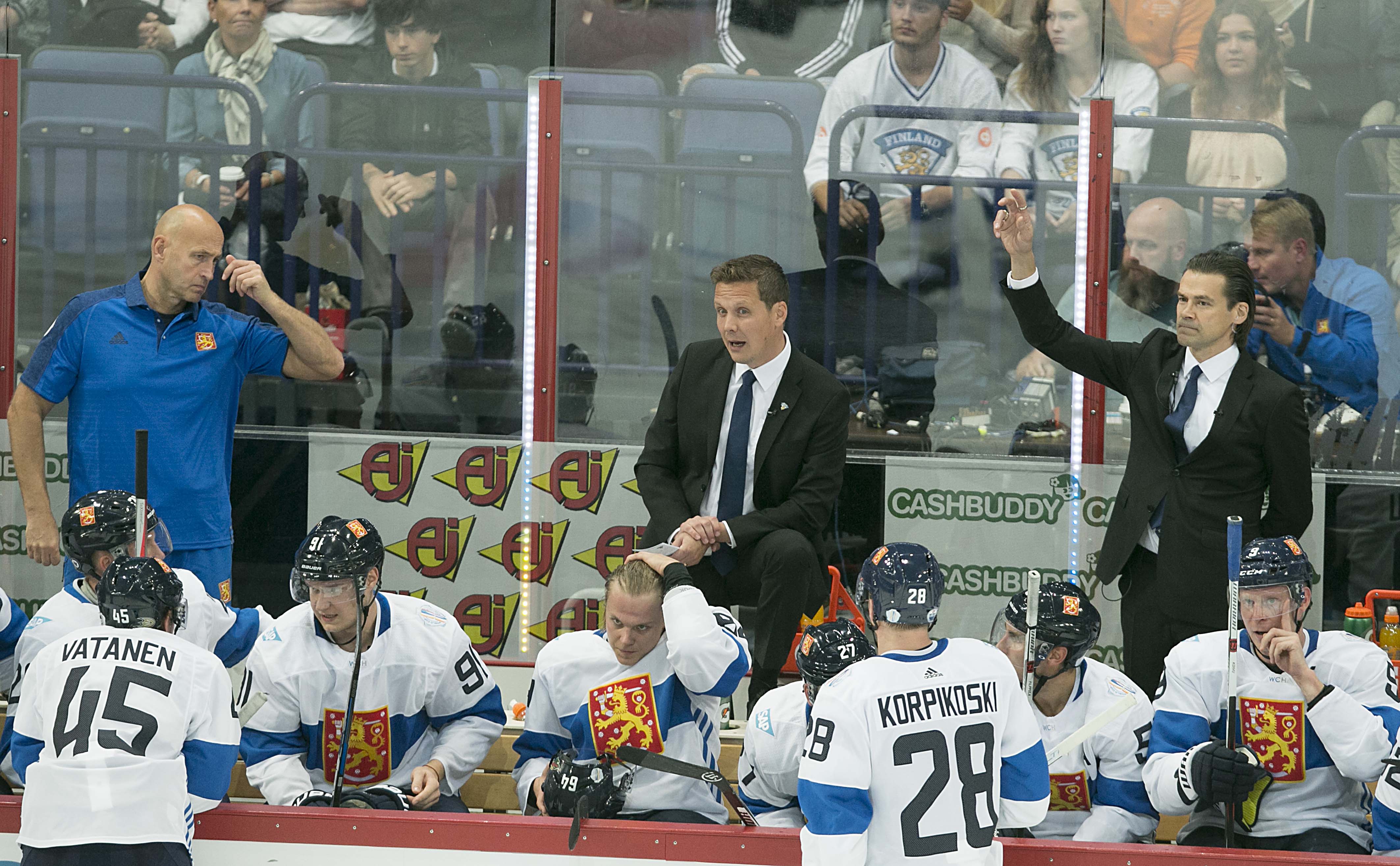 Arvokisojen ajankohdat vaihtelevat eri palloilulajeissa – kolme oululaista urheiluihmistä kertoo, mikä on heidän mielestään paras ajankohta maajoukkueturnauksille