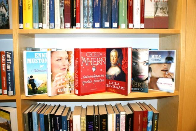 Ähtärin kaupunginvaltuusto pohti maanantai-iltaisessa kokouksessaan muun muassa kirjaston virkajärjestelyasiaa. Arkistokuva ei ole Ähtärin kirjastosta. ARKISTOKUVA: MINNA ZILLIACUS