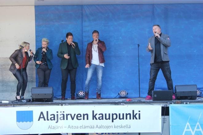 Club for Fiven taidokasta laulua olisi mahtunut kuuntelemaan isompikin yleisö.