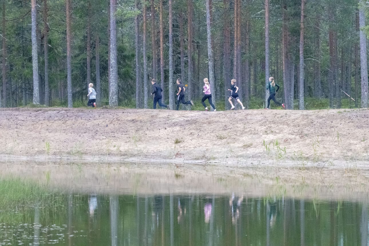 Avustuksen tavoitteena on saada eri-ikäiset lumijokiset liikkumaan.