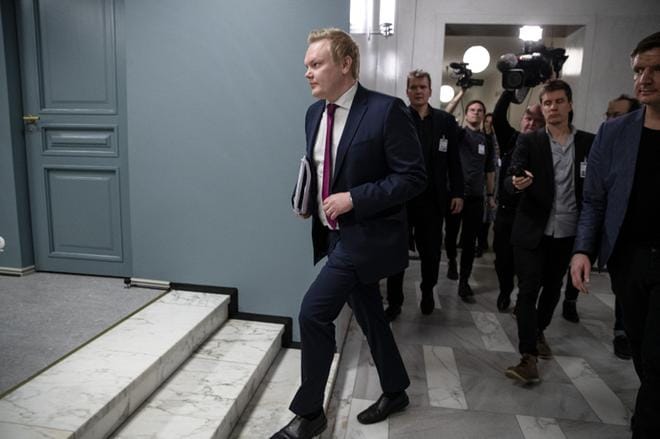 Keskustan eduskuntaryhmän puheenjohtaja Antti Kurvinen pitää tärkeimpänä hallituksen nopeaa jatkoa ja luottamuksen palauttamista. Silloin ei ole väliä, kuka johtaa hallitustunnusteluvaihetta.KUVA: Joel Maisalmi