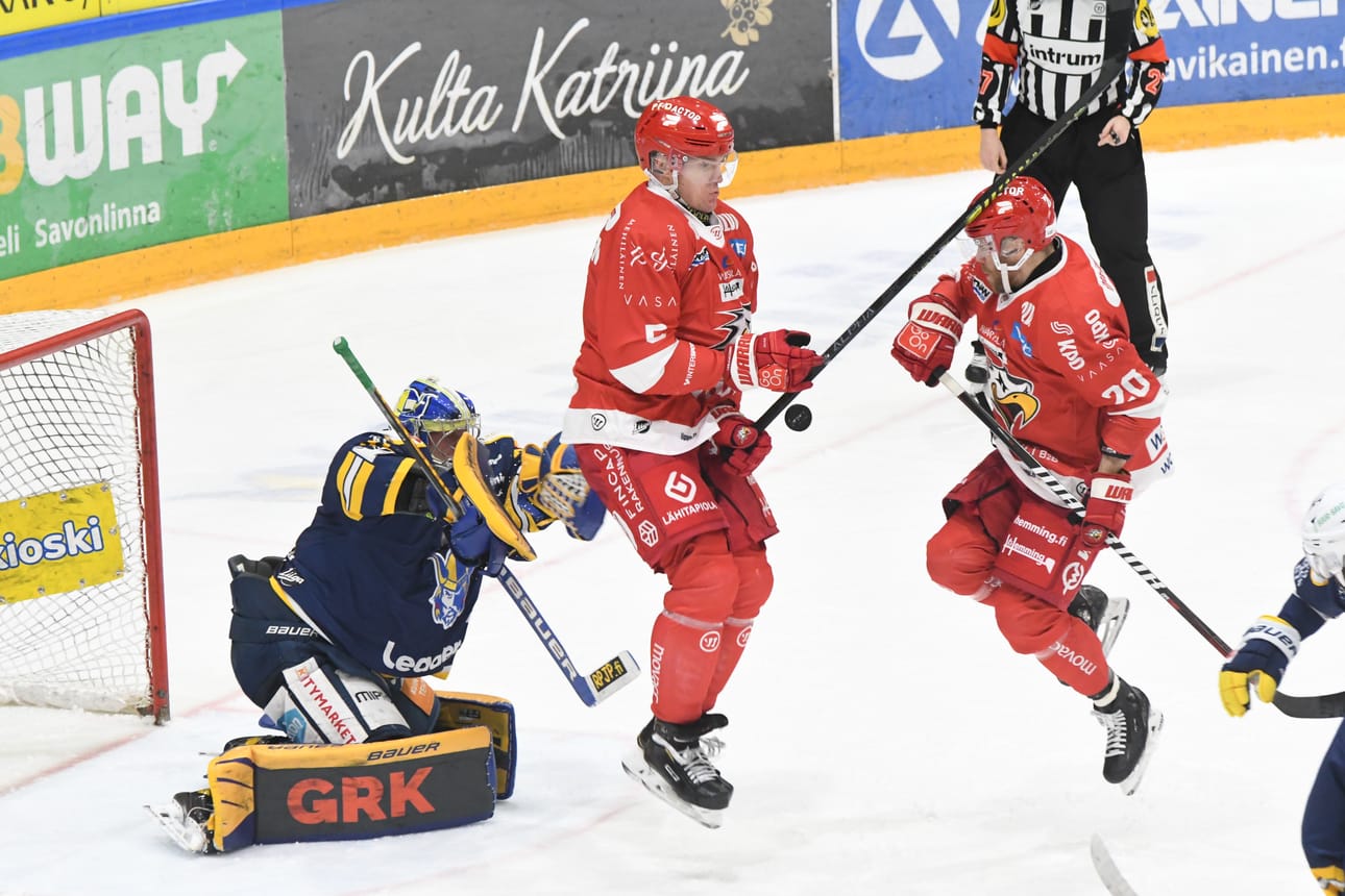 Olavi Vauhkonen ja Roope Talaja hyökkäävät jälleen Sportin ykkösketjussa.