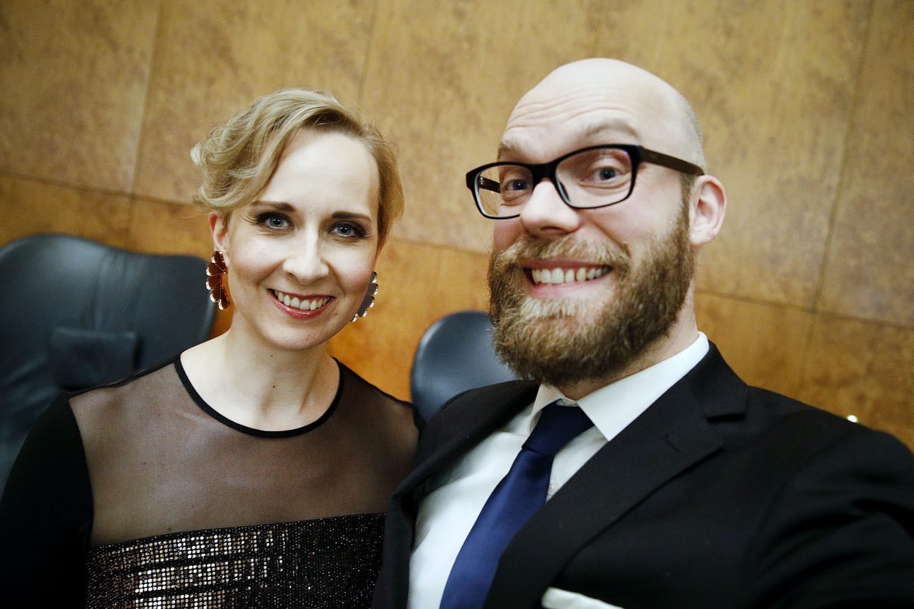 Lapin Kansan Sinikka Pylkkänen ja Jussi Leinonen raportoivat Presidentinlinnan itsenäisyyspäivän juhlavastaanotolta.