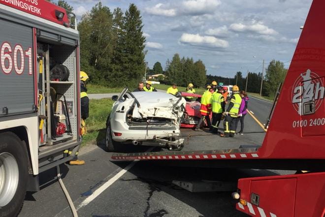 Onnettomuus tapahtui Pedersöressä, noin kilometrin päässä Kolpintien risteyksestä Kokkolan suuntaan. KUVA: TAPIO LEHTINEN