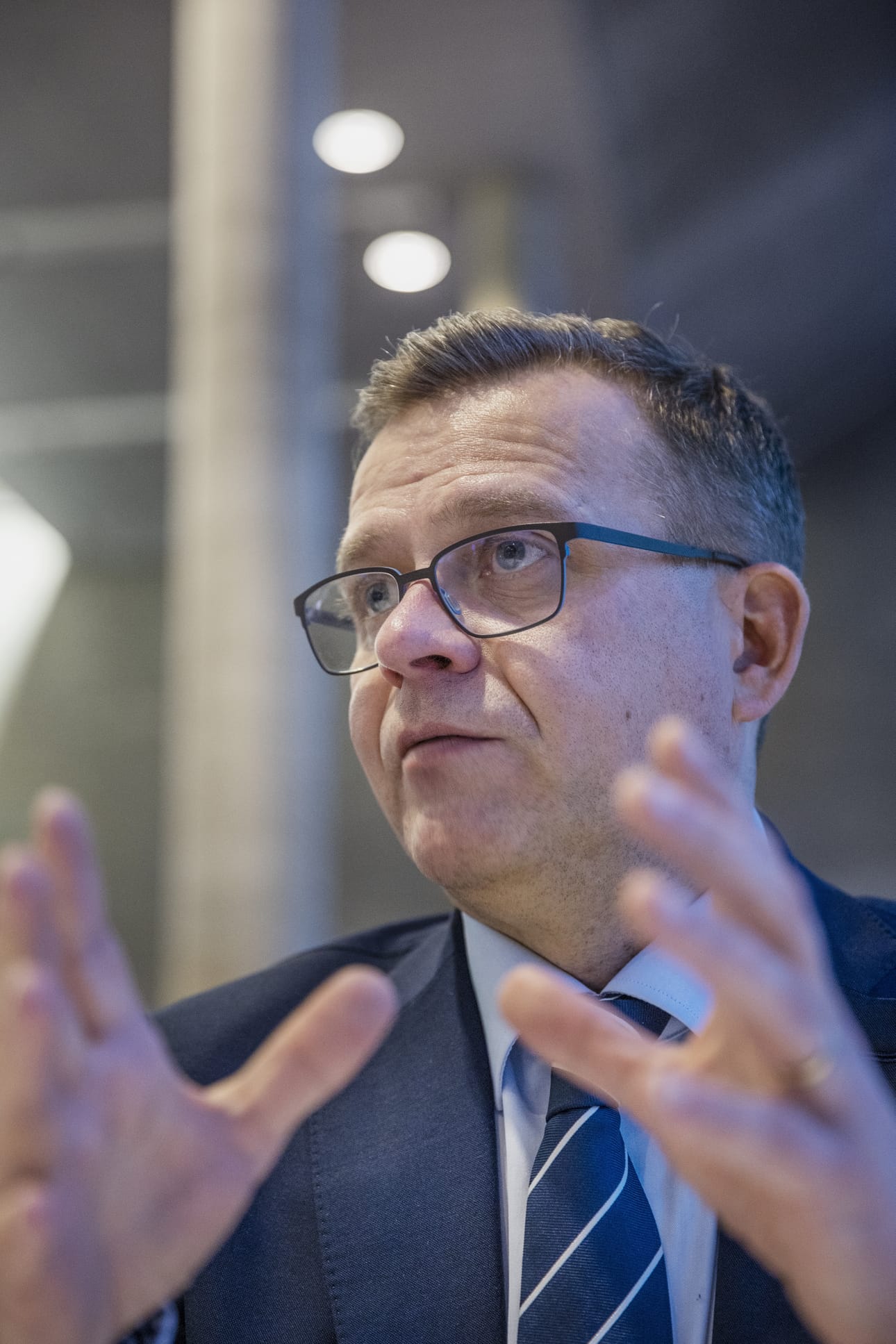 Petteri Orpo on kovan paikan edessä hallitusneuvotteluissa.