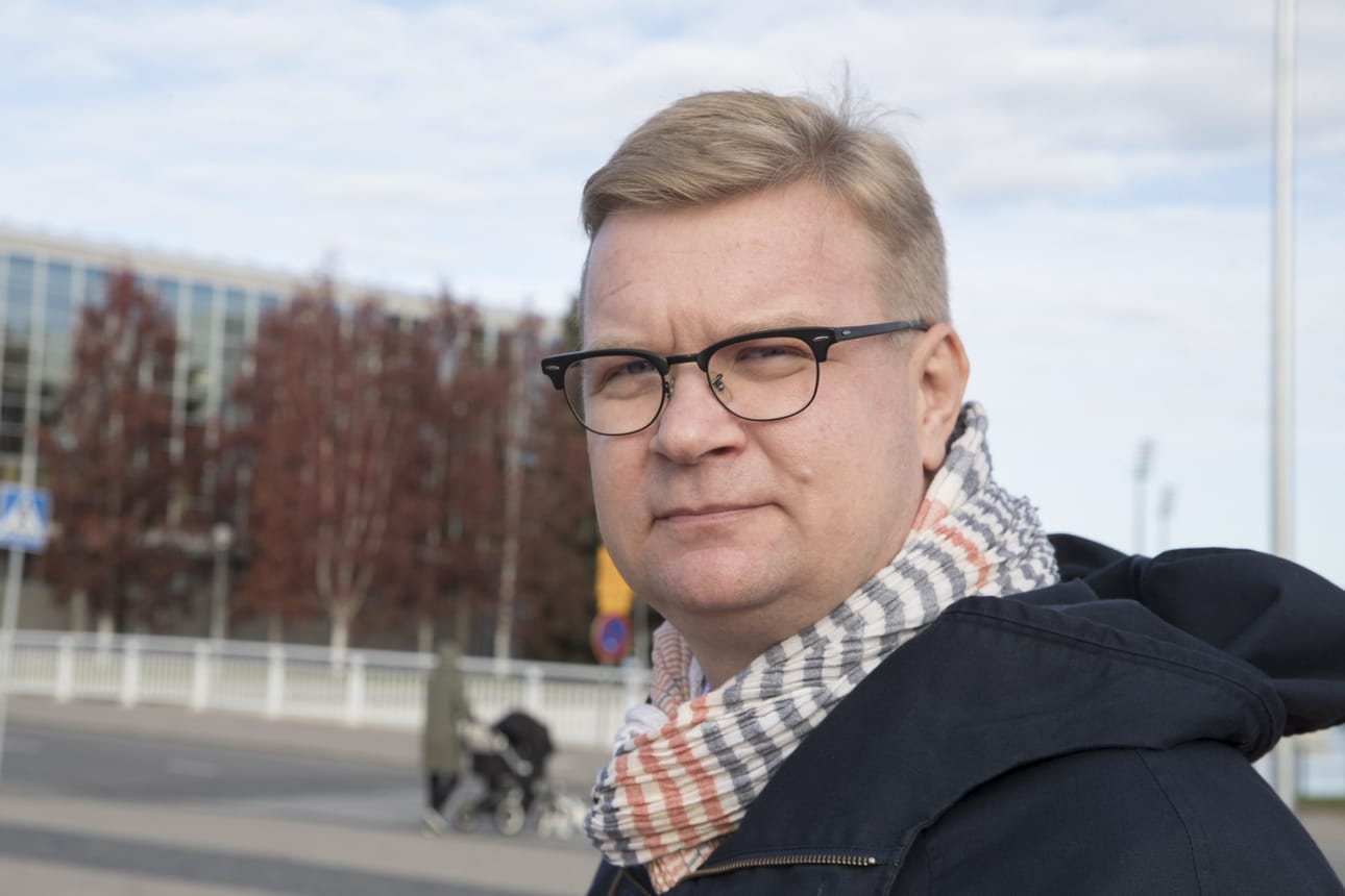 Liikenneneuvos Kimmo Kiiski on toiminut päävalmistelijana tieliikennelainsäädännön kokonaisuudistuksessa. Laajalti myllerretty laki kattaa lähes 200 pykälää.