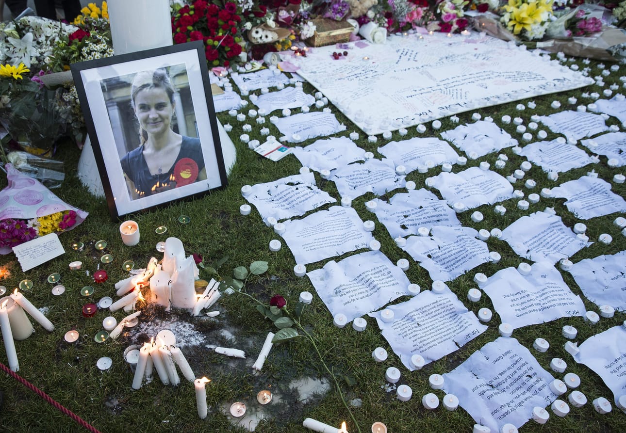 Jo Cox surmattiin toissapäivänä Birstallissa.