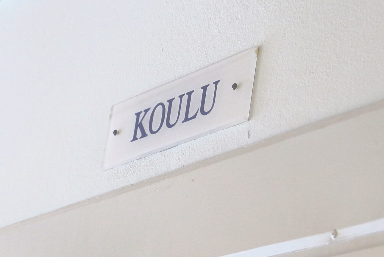 Kiipeilyseinä on yksi nuorten ideoimista harrastusmahdollisuuksista. Se on Limingan koulutuskeskuksen johtaja Teija Tuuliaisen mukaan kovassa käytössä.