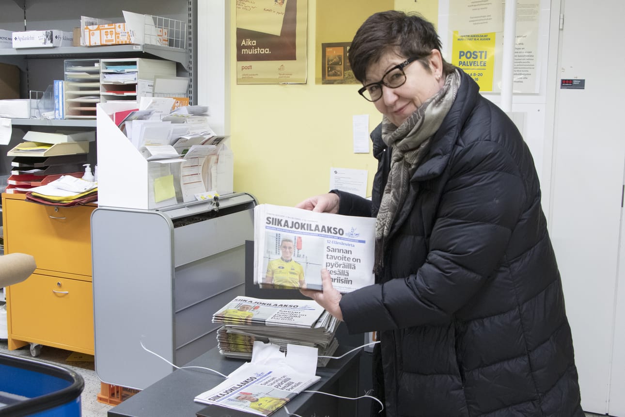 Asiakkuuspäällikkö Sirpa Talvipuro kuljetti tänään Siikajokilaakson lehtinippuja levikkialueelle. Viimeinen etappi oli Kestilän Sale.