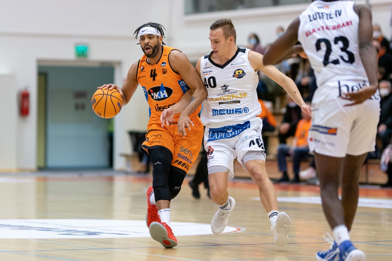 Karhubasketin otteluohjelmaan tuli muutoksia. Arkistokuva.