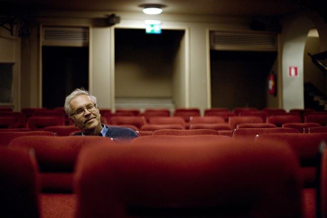 Peter von Bagh kuoli syyskuussa 2014. Ura katkesi kesken kiihkeän luomistyön sairauteen, jota mies itse piti Tshernobylin ydinlaskeuman seurauksena. Tietokoneen uumeniin jäi parikymmentä kirjahanketta. KUVA: Hanna Koikkalainen