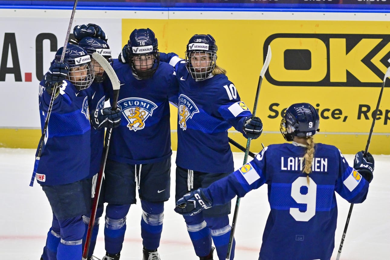 Juhlivatko naisleijonat tänään MM-pronssia? Suomi kohtaa iltapäivän pronssiottelussa emäntämaa Tshekin. LEHTIKUVA / Vaclav Pancer