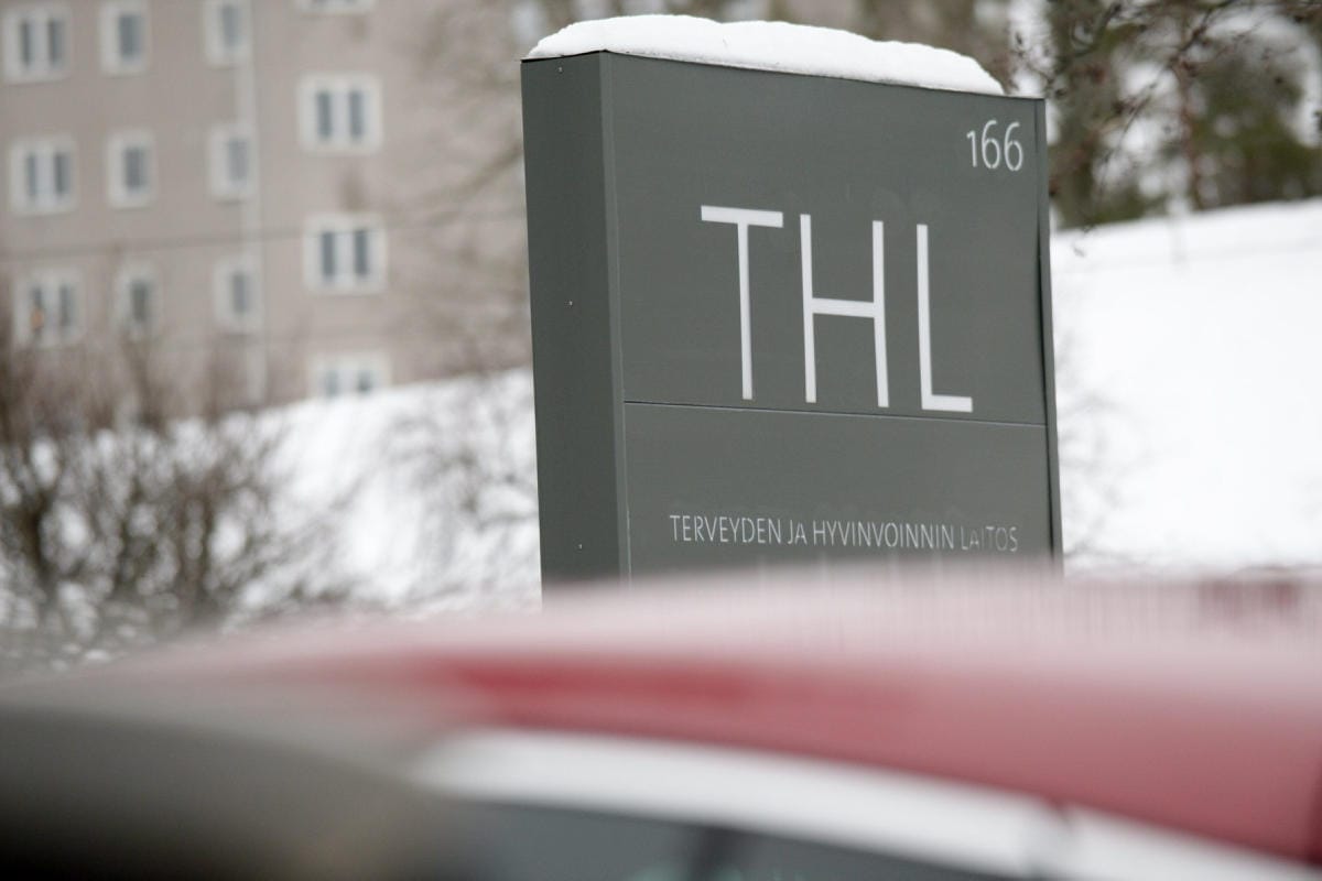 Tekninen häiriö koronatartuntojen raportoinnissa jatkuu, kertoo Terveyden ja hyvinvoinnin laitos. LEHTIKUVA / Mikko Stig