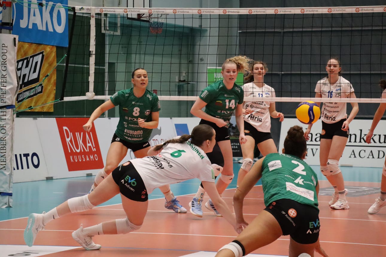 Pölkky Kuusamo kohtasi Nurmon JymyVolleyn toisessa Mestaruusliigan puolivälieräottelussa Kuusamossa lauantaina.