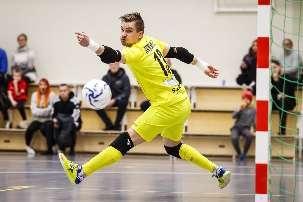 Juha-Matti Savolainen on nopearefleksinen maalivahti.