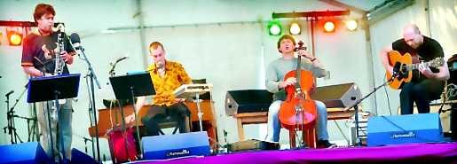 Musiikista ei tingitty. Louis Sclavis, Mérédic Collignon, Vincent Courtois ja Hasse Poulsen esittivät vaikeasti lokeroitavaa ohjelmistoa.