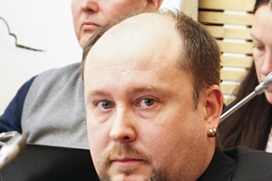 Micael Westerholm (ps.) on yrittäjä ja haluaa pitää esillä pk-yrityksiä omassa eduskuntavaalikampanjassaan. KUVA: ANNE LAURILA