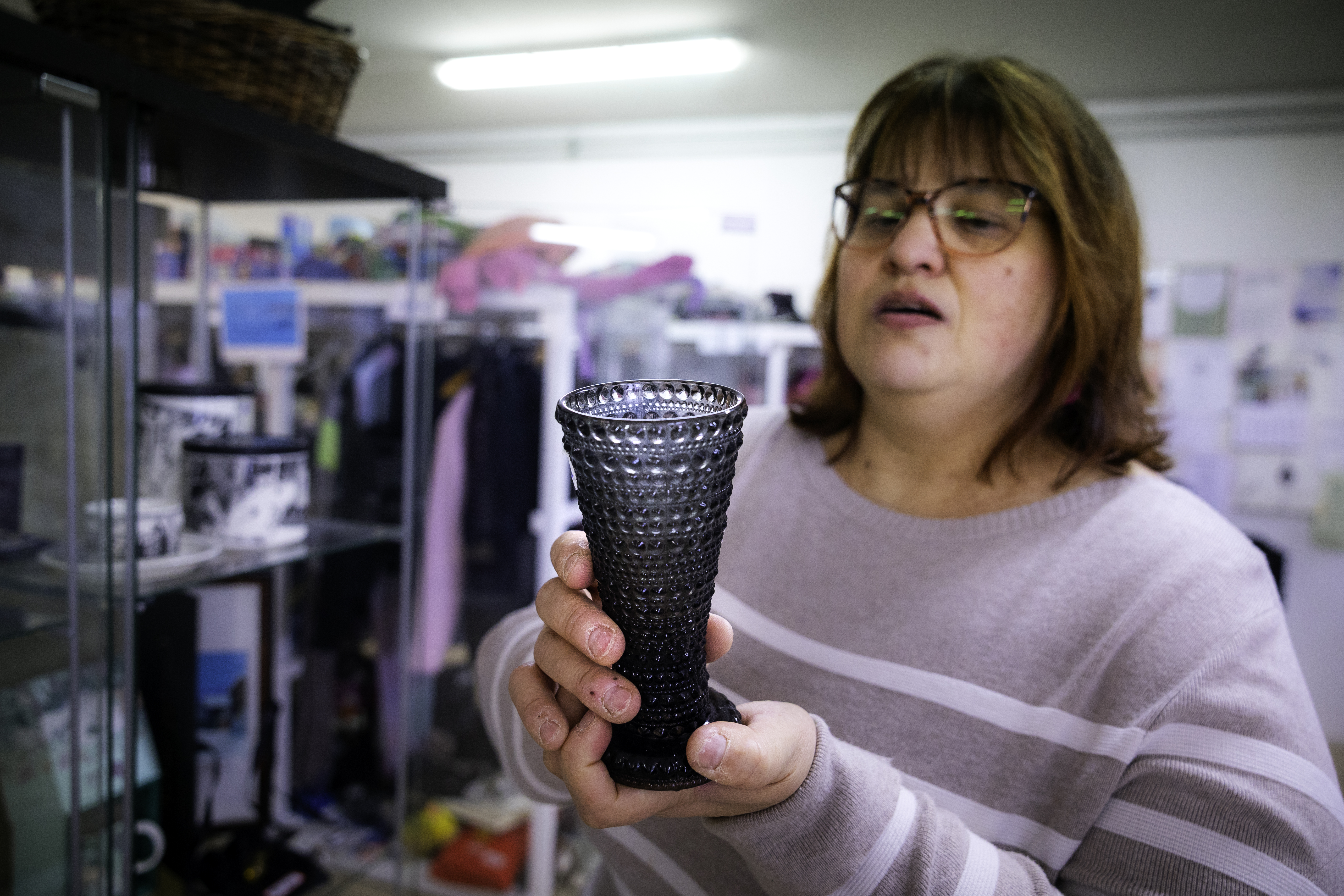 Somepostaukset saavat asiakkaat jonottamaan kirpputorin ovella – 30 euron maljakko oli arvokas keräilyaarre