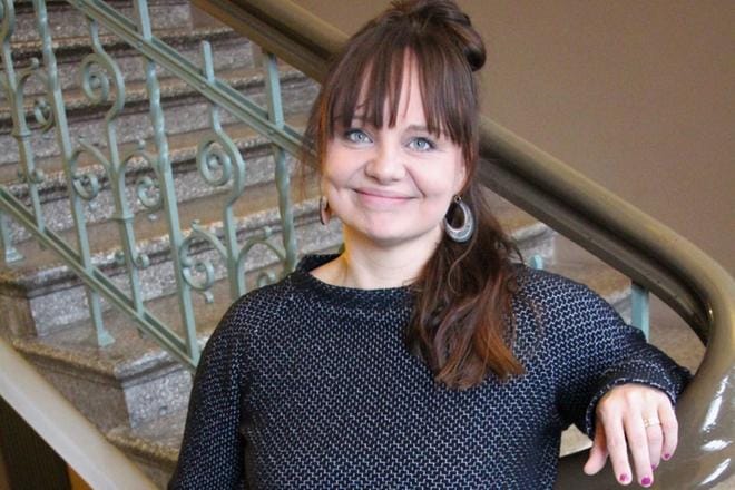 Minna Jaakkola on haastatellut lapsia ja nuoria kirjaan, jossa käsitellään eroperheiden lasten kokemuksia. KUVA: MINNA JAAKKOLA