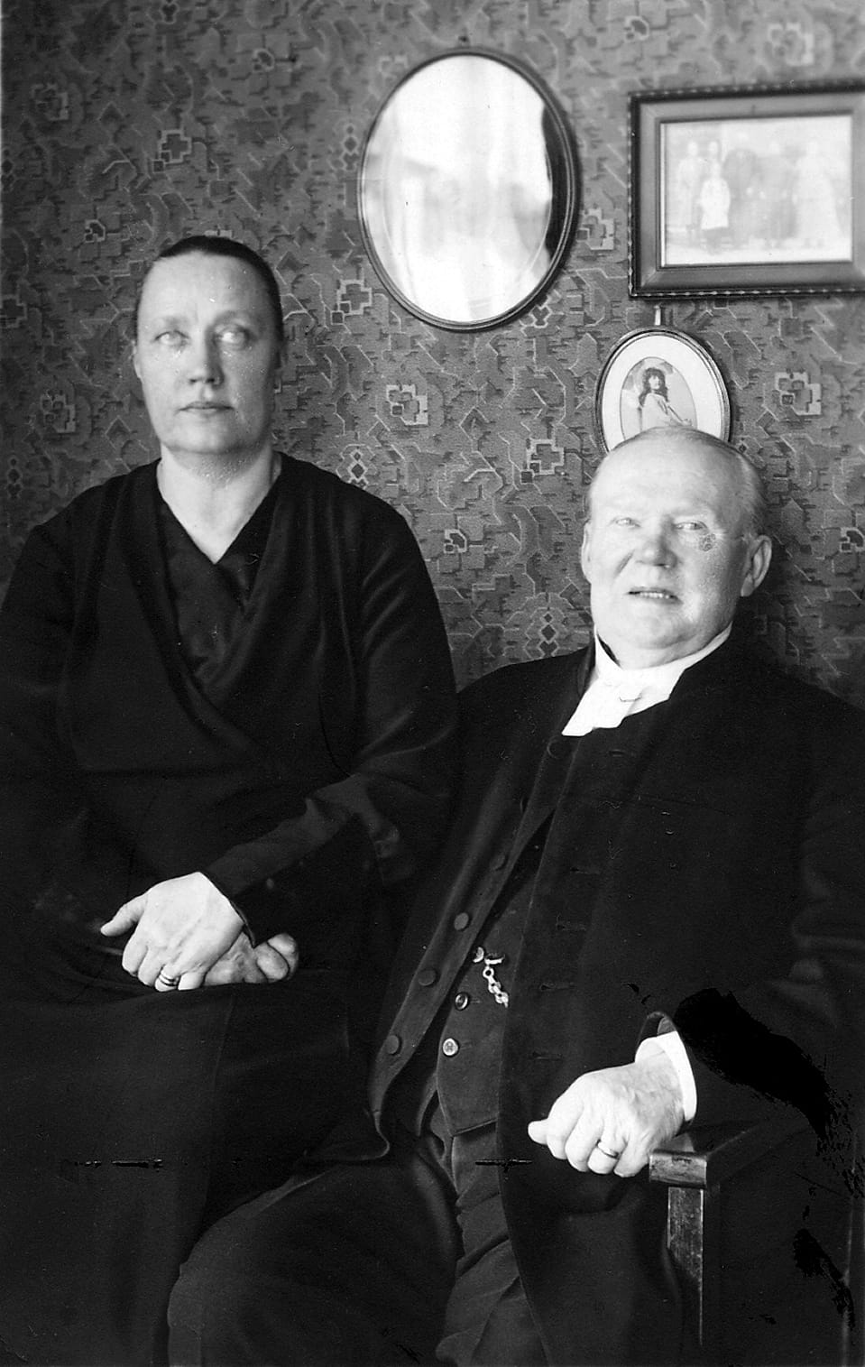 Adele Prami solmi avioliiton Pekka Korhosen kanssa vuonna 1903.