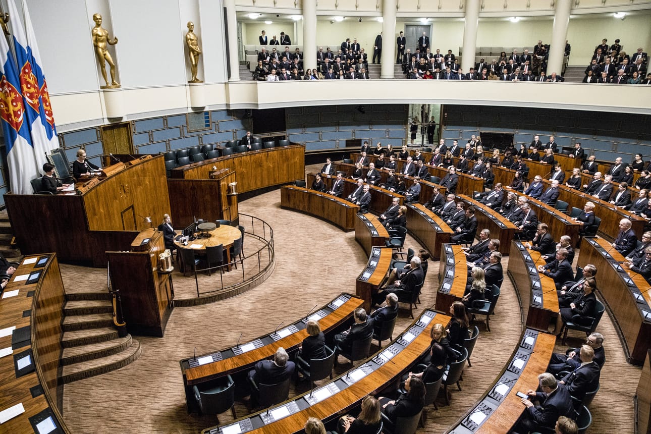 Kansanedustajien palkkiota ja kulukorvauksia ei viime vuonna muutettu.