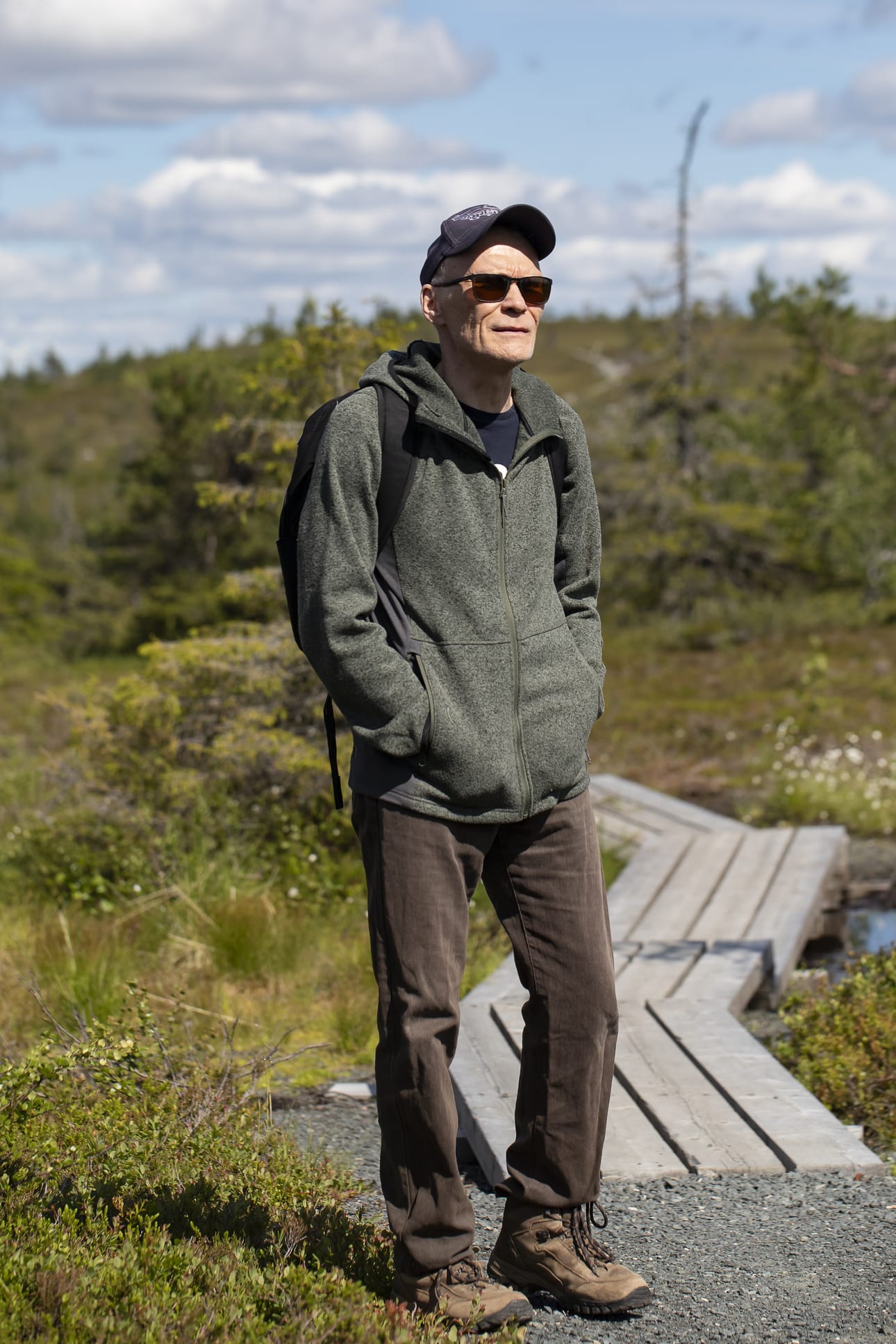 Vesistöprofessori Timo Muotkalla on vuosikymmenten mittaan kertynyttä tietoa Suomen pienvesien tilasta.