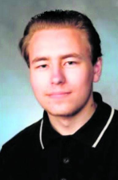 Amerikkalainen, kouluiskun suunnittelusta epäilty ja Jokelassa kahdeksan ihmistä surmannut Pekka-Eric Auvinen (kuvassa) olivat yhteydessä internetin välityksellä.