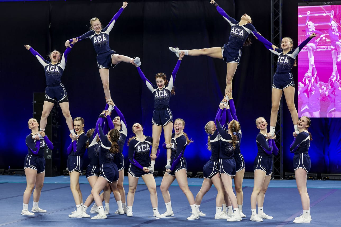 Oulussa on raahelaiselle lähin paikka harrastaa cheerleadingia.