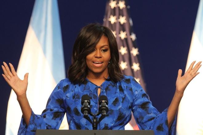 Michelle Obama puhui Buenos Airesissa Argentiinassa viime maaliskuussa. Hänen puheenkirjoittajanaan on toiminut juristitaustainen Sarah Hurwitz. KUVA: EPA/SILVINA FRYDLEWSKI