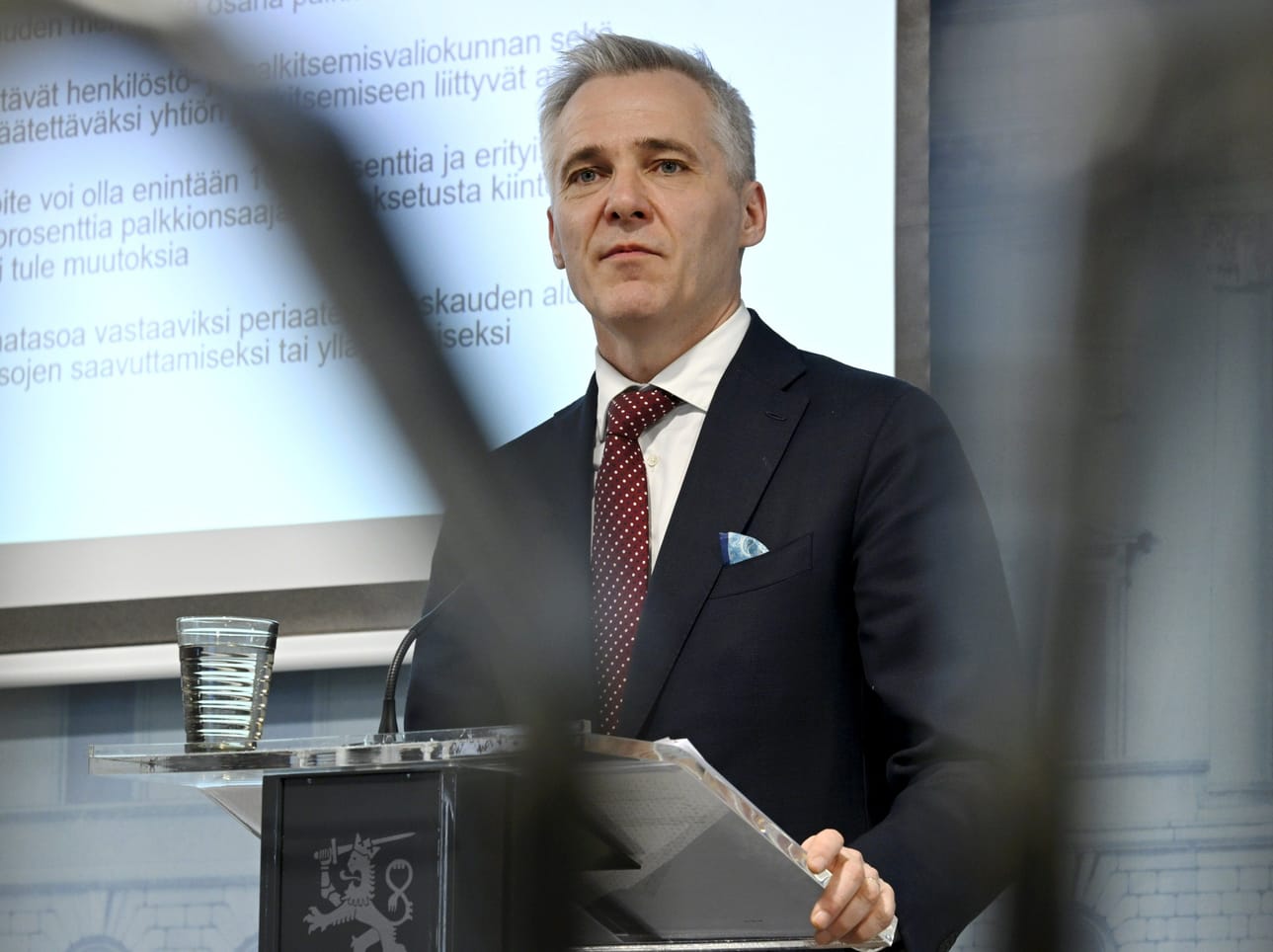 Eurooppa- ja omistajaohjausministeri Anders Adlercreutz näyttää olevan vahvoilla RKP:n puheenjohtajakisassa. LEHTIKUVA / Markku Ulander