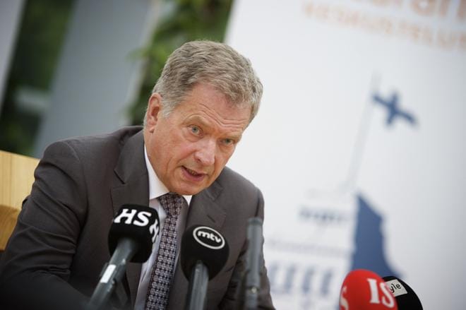Presidentti Sauli Niinistö ei ole osallistunut itseään käsittelevien uutuuskirjojen tekemiseen. Kuvassa presidentti isännöimässä ulkopolitiikan Kultaranta-keskusteluja Naantalissa. KUVA: SHOJA LAK