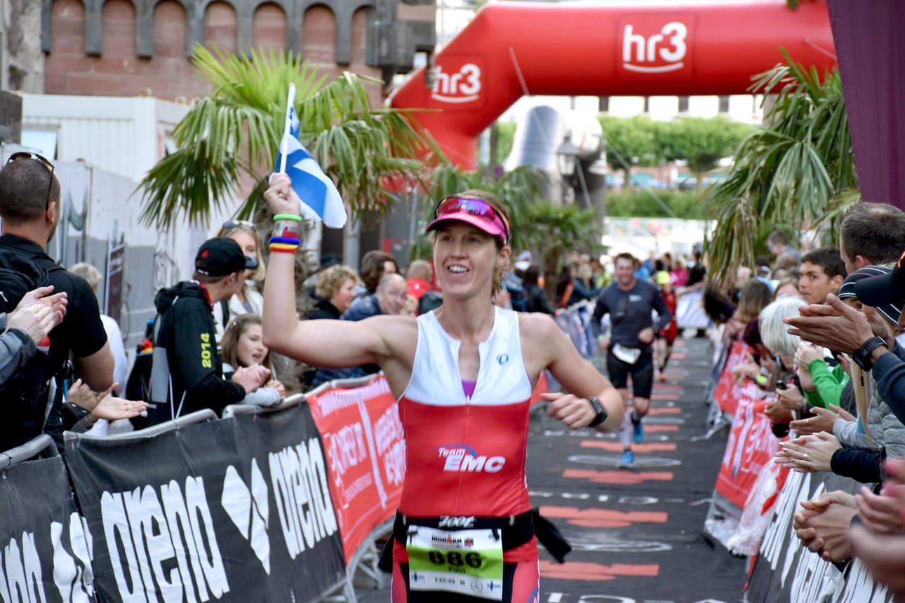 Päivi Halkola-Atwood harrastaa muun muassa triathlonia. Tämä kuva on muutaman vuoden takaa Frankfurtista.