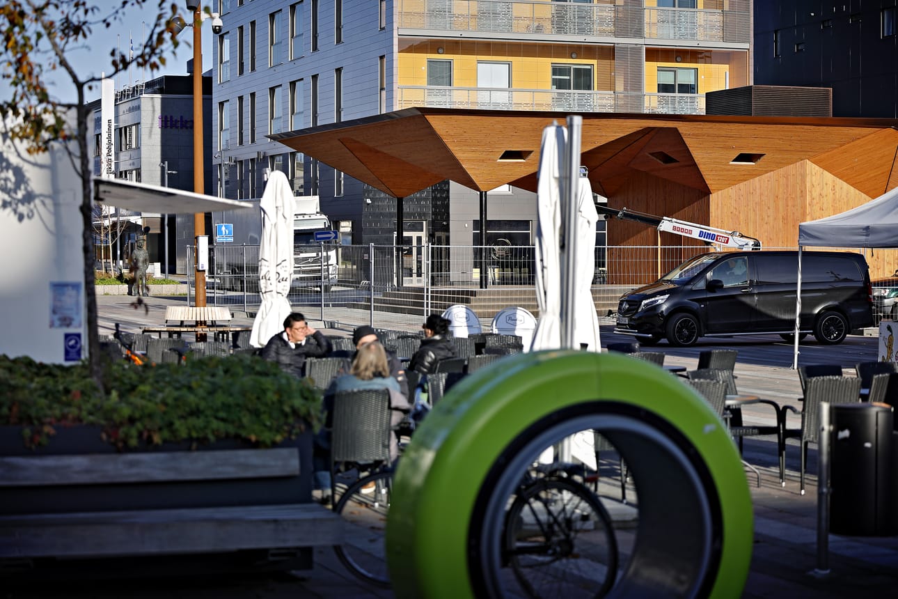 Tilaa ympärilleen vaativan paviljongin valmistuminen vaikuttaa Seinäjoen torin myyntipaikkoihin.