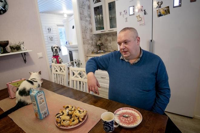 Keskustapiirin toiminnanjohtajan työt viime keväänä lopettanut Aki Utter muutti Seinäjoelle vuonna 2007. Pohjalaiseksi Lapualle muuttanut Utter ei itseään kuitenkaan miellä, sillä vahvojen sukujen maakunnassa muualta tulleen on vaikea saada maakunnan identiteettiä. KUVAt: JAAKKO ELENIUS