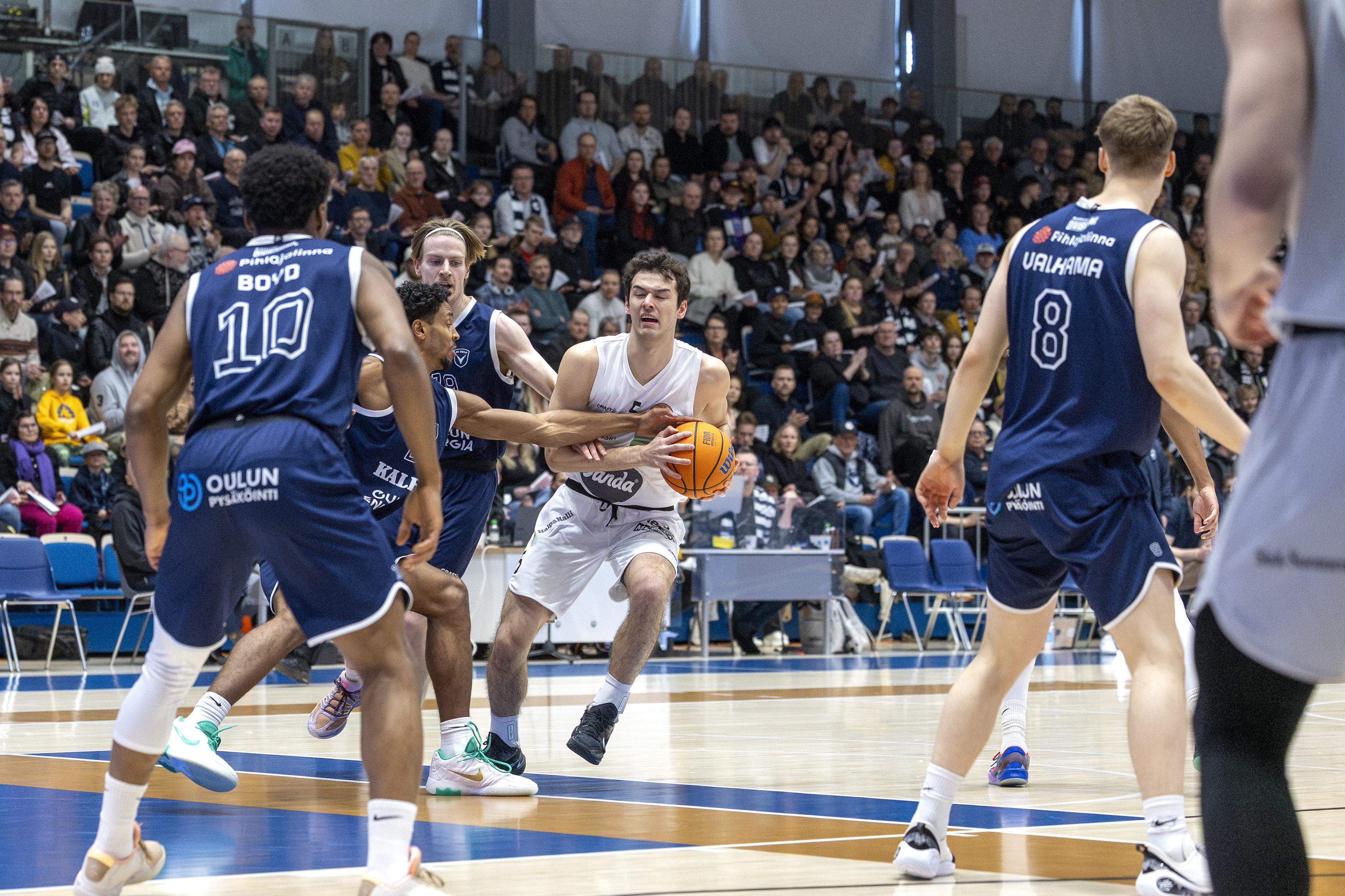 Kaleva Live: Kevään pettymyksen käsitellyt ACO Basket mittaa tasoaan Karhu Basketia vastaan – katso Kauhajoen harjoitusottelu suorana lähetyksenä