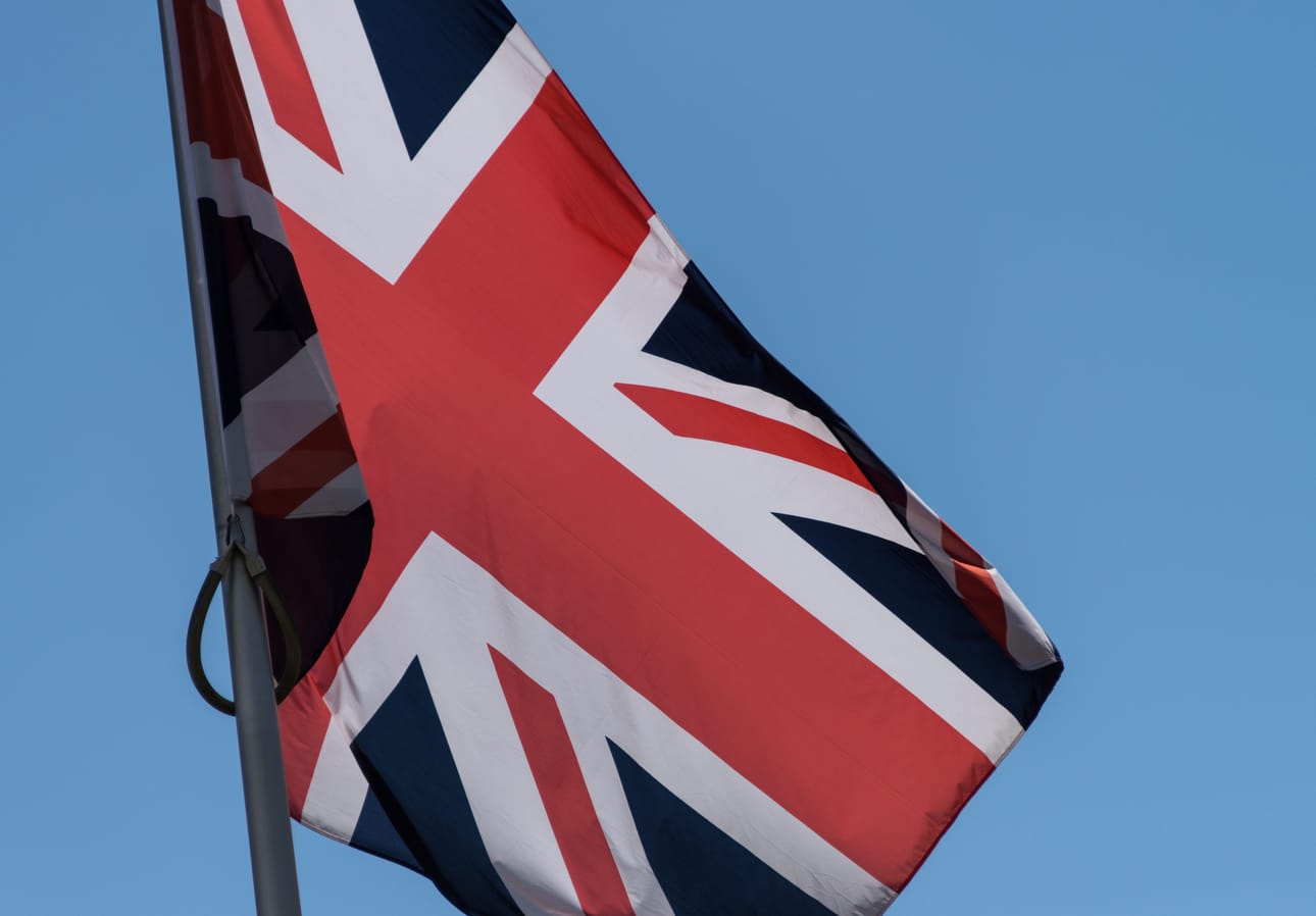 Britannian kansanäänestys EU:sta on käynnistynyt. Tulos selviää perjantaiaamuna.