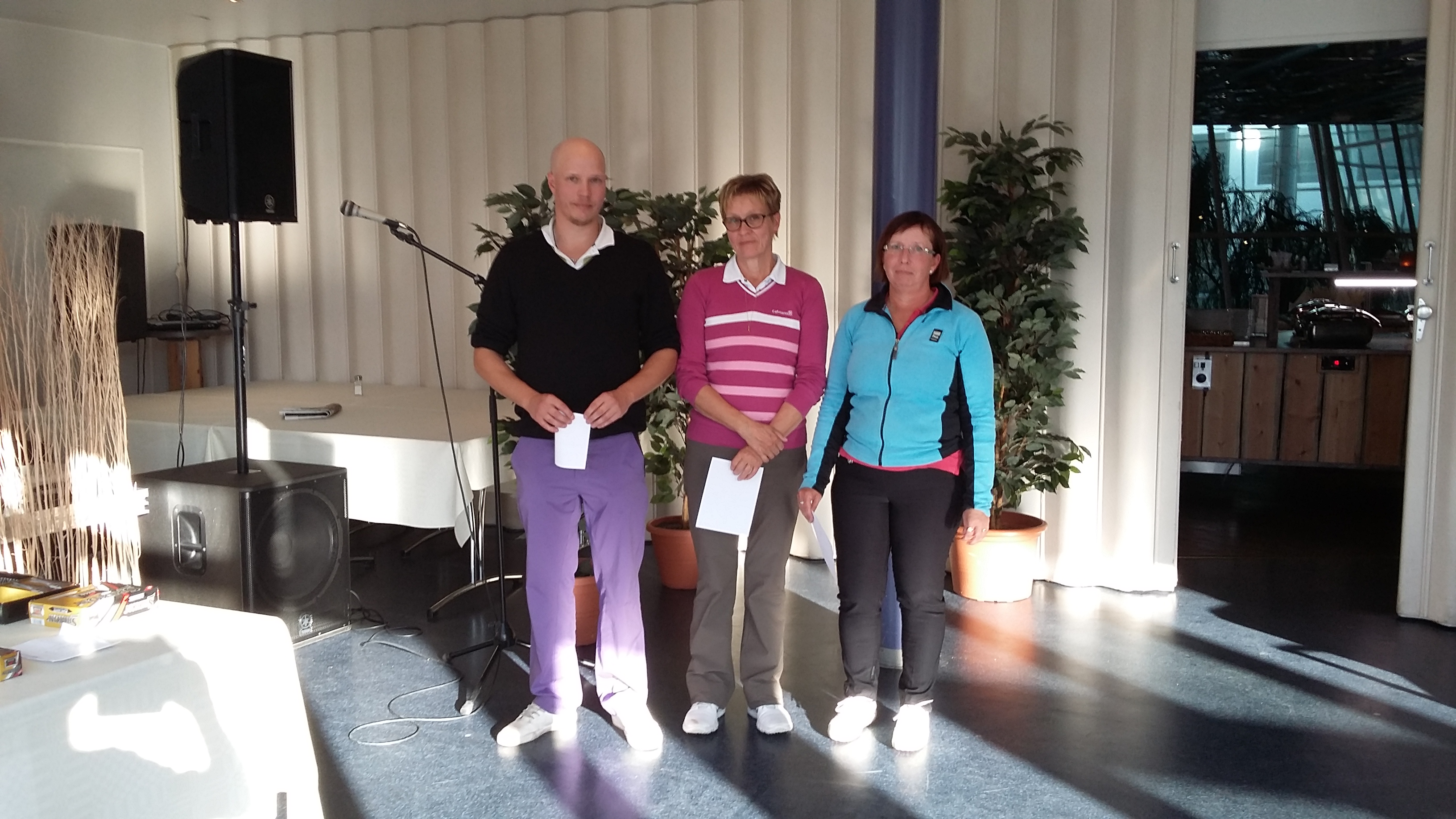 Voittajat vasemmalta Jouni Hakala, Elmi Hakala ja Anne Alho