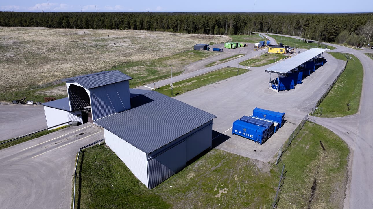 Kiiluntiellä sijaitseva Raahen kaupungin jäteasema pysynee jatkossakin kaupungin omistuksessa.