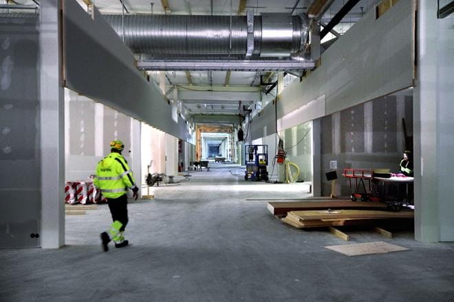 Seinäjoen Ideaparkin rakennustyömaalla alkavat mittasuhteet hahmottua. Citymarketista lähtevä pääkäytävä on satoja metrejä pitkä. KUVAT: JOUKO HÄNNINEN