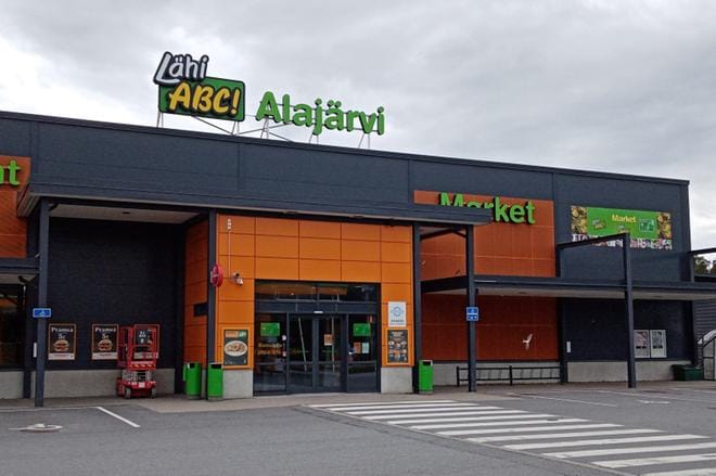 Aikuisia etsitään avuksi perjantai- ja lauantai-iltoihin.
