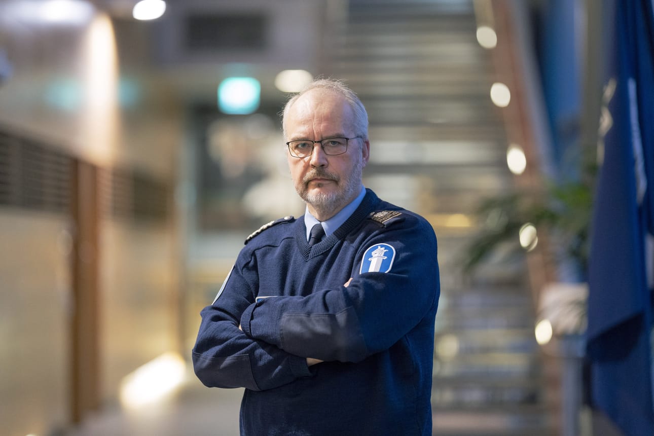 Poliisiammattikorkeakoulun rehtori Kimmo Himberg lähtee eläkkeelle hivenen herkistyneenä. Työ Suomen ainoassa poliisikoulussa on ollut palkitsevaa. Keskivertokansalaisen turvallisuustilanteen Himberg sanoo parantuneen, vaikka pelkojen määrä onkin kasvanut voimakkaasti.