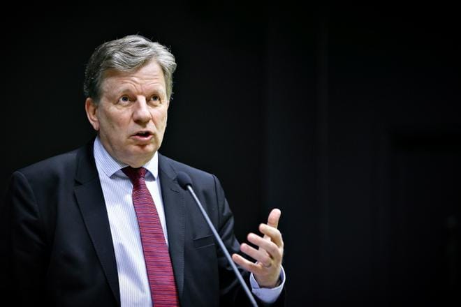 Suomalaisen teollisuuden idänsuhteita edistävän East Officen hallituksen puheenjohtaja, entinen pääministeri Esko Aho pitää juhlapuheen Suomen Sotaveteraaniliiton viimeisillä liittopäivillä. KUVA: TOMI KOSONEN