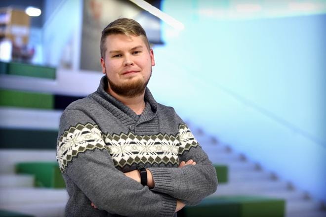 Kurikan kirkkovaltuutettu Samuli Niiles oli kotiseurakuntansa ääniharava. Äänestäjät osoittivat vaaleissa tukensa entiselle Jalasjärven kappeliseurakunnan kanttorille, jonka työsuhteen päättymisen on spekuloitu johtuvan tämän seksuaalisesta suuntautumisesta. KUVA: JOUKO HÄNNINEN