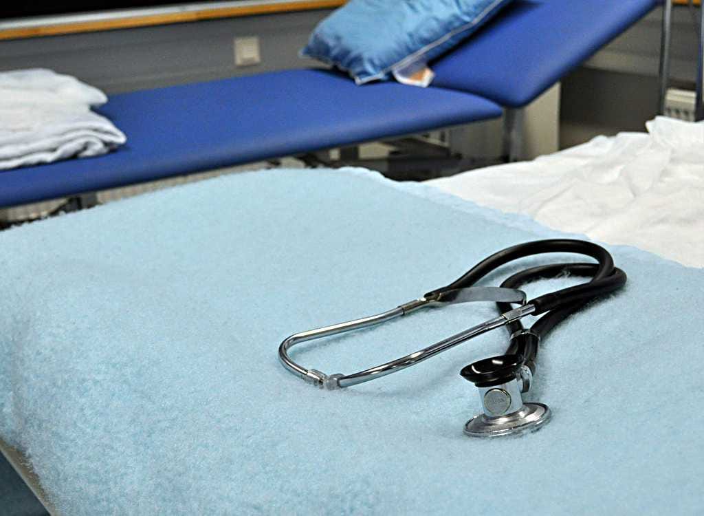 Epäillyn valelääkärin vangitsemista käsitellään oikeudessa huomenna.