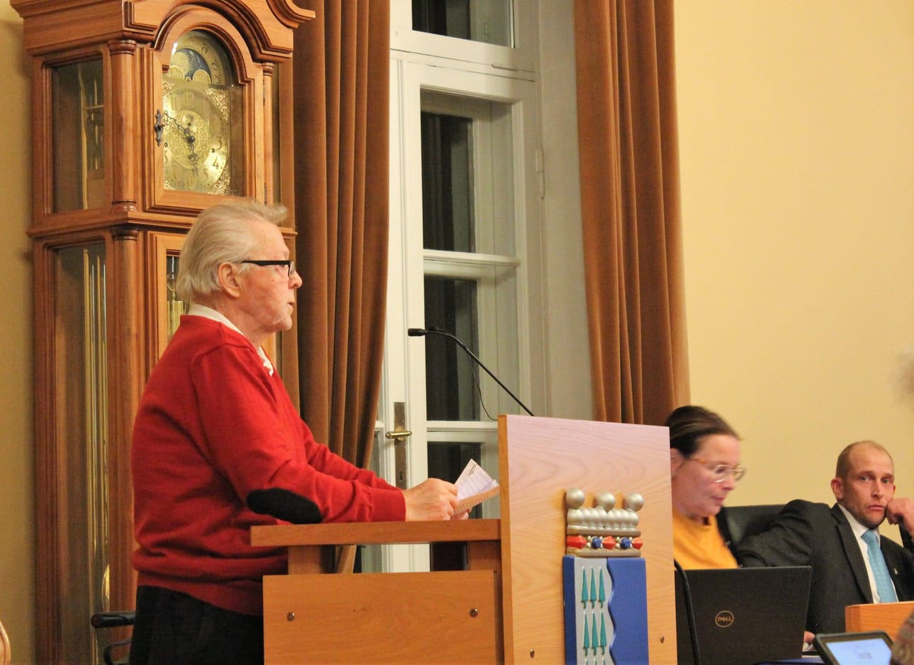 Kaupunginvaltuutettu Hans Ingvesgård (r.) jätti aloitteen valtuustonkokouksen päätteeksi maanantai-iltana.