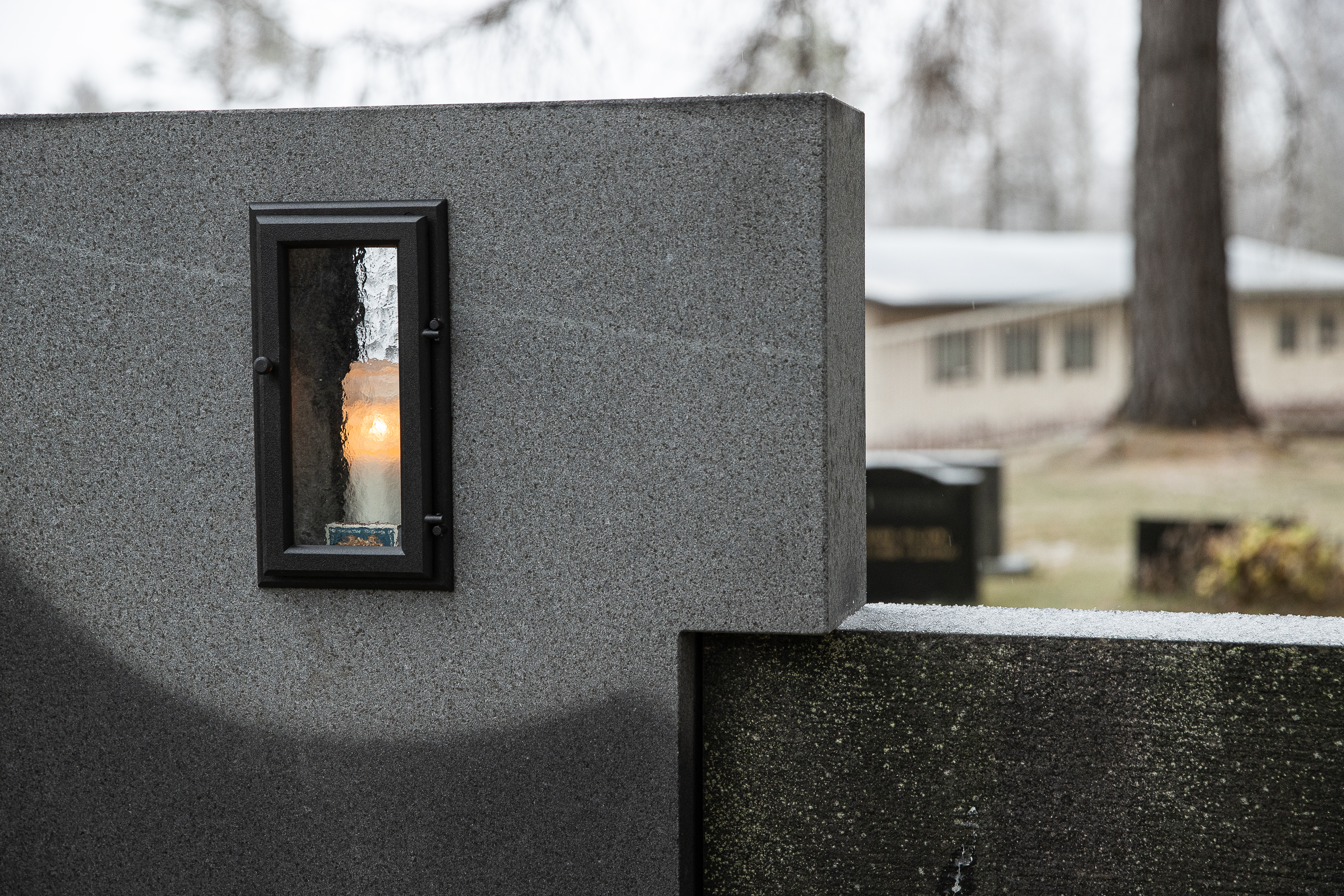 Kuusamon seurakunta korottaa hautaustoimen maksuja vuosittain – tilinpäätös viime vuodelta oli ennakoitua siedettävämpi