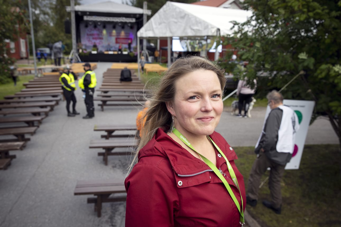 Leväteknologiaa voidaan käyttää esimerkiksi vesistöjen puhdistukseen, projektijohtaja Johanna Laukkanen Micropoliksesta kertoo.