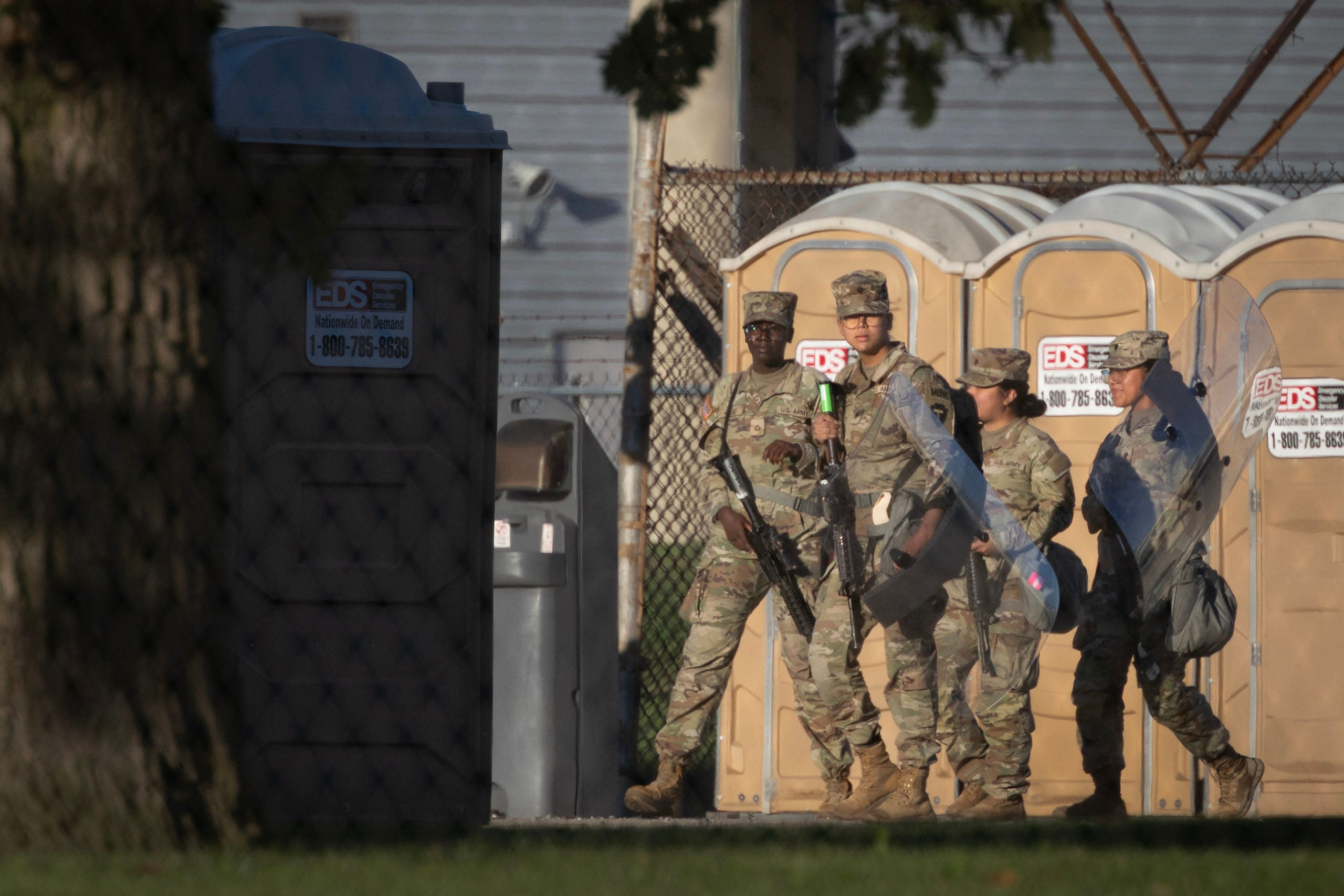 Parisataa Texasin kansalliskaartin sotilasta on saapunut Illinois'n osavaltioon