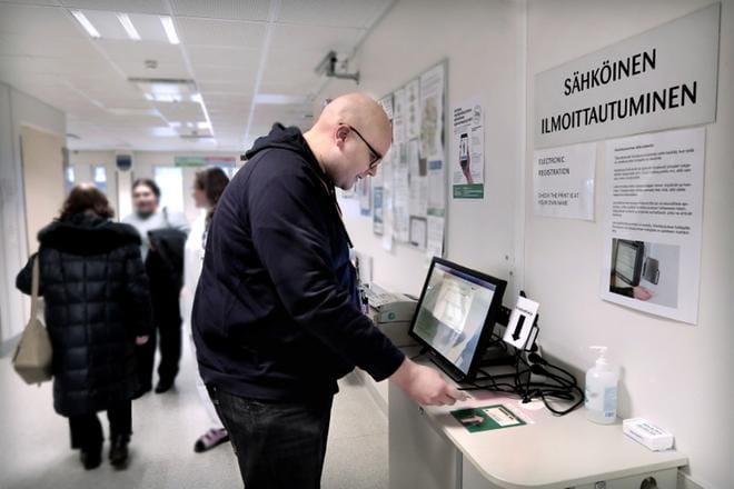 Sähköinen ajanvarauspyyntö on käytössä myös Vantaalla. Seinäjoen terveyskeskuksen sovellusasiantuntija Mikko Mäki-Lauroselan mukaan sovellus on tuonut siellä paljon hyötyjä. KUVA: JOUKO HÄNNINEN